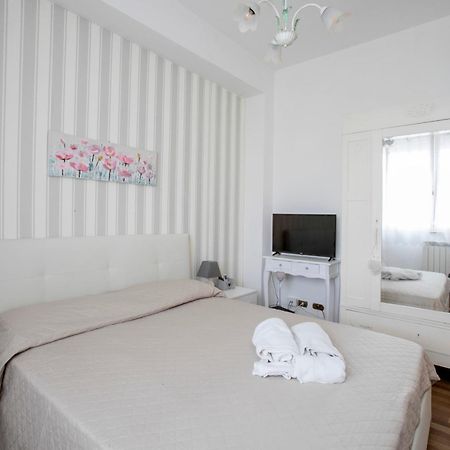 Maison Renee Виареджо Экстерьер фото