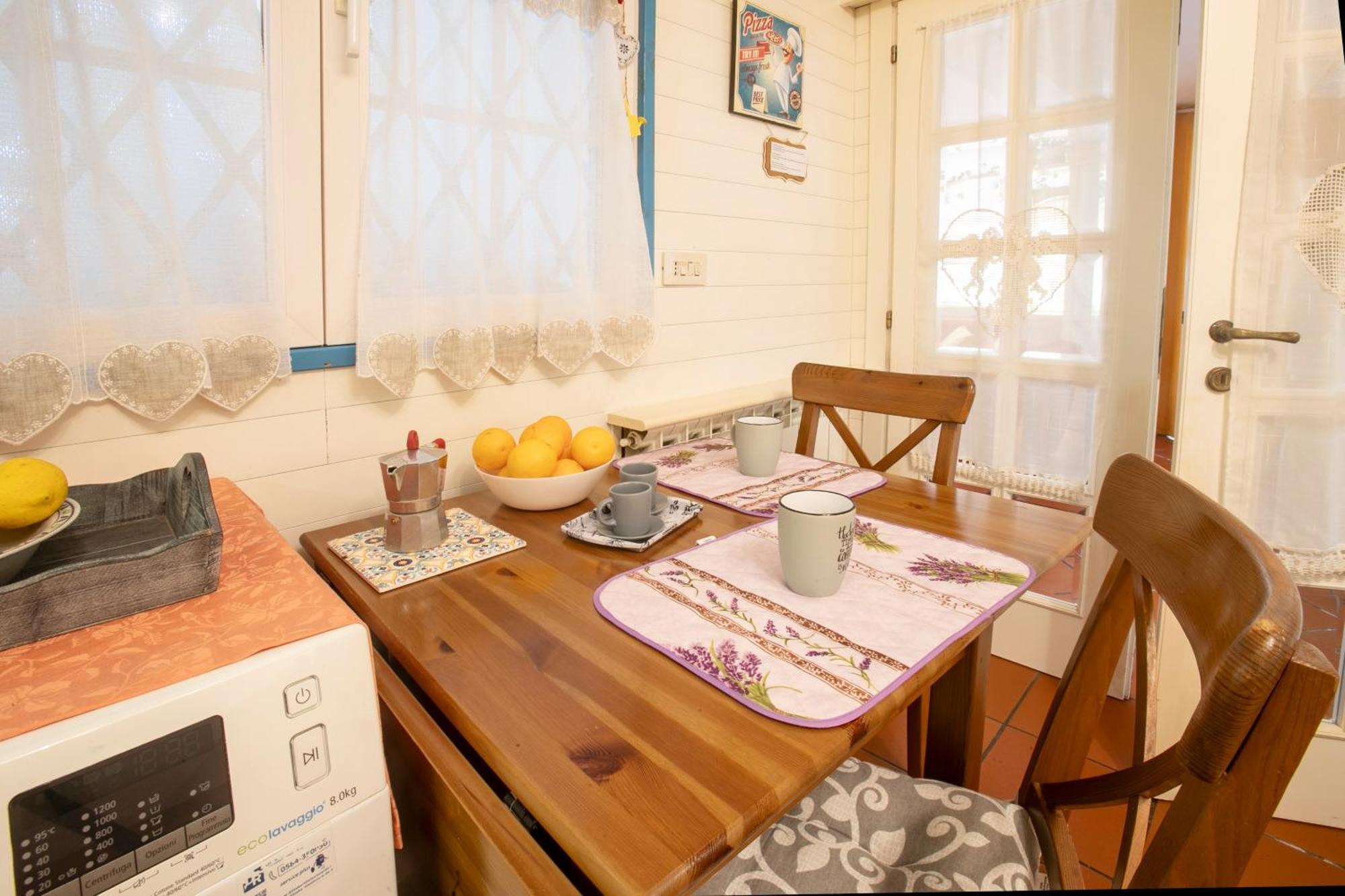 Maison Renee Виареджо Экстерьер фото